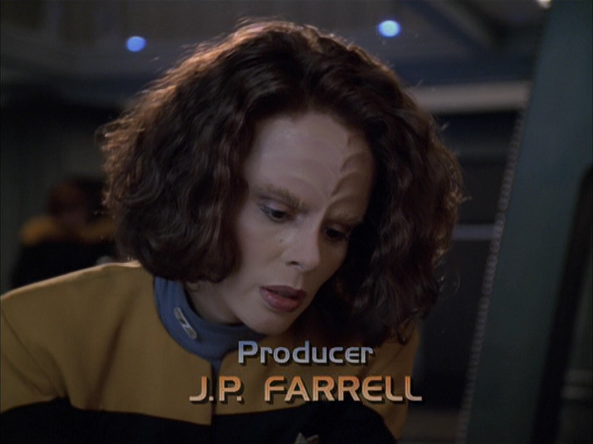 extant_StarTrek_VOY_6x03-BargeOfTheDead_00512.jpg
