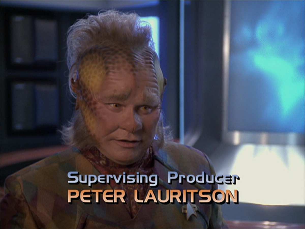 extant_StarTrek_VOY_6x03-BargeOfTheDead_00535.jpg