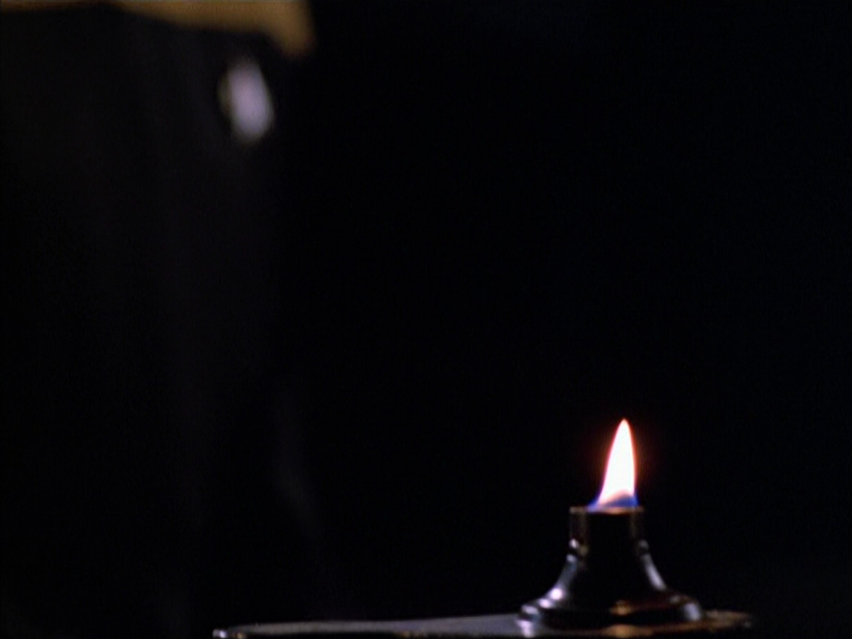 extant_StarTrek_VOY_6x03-BargeOfTheDead_00628.jpg