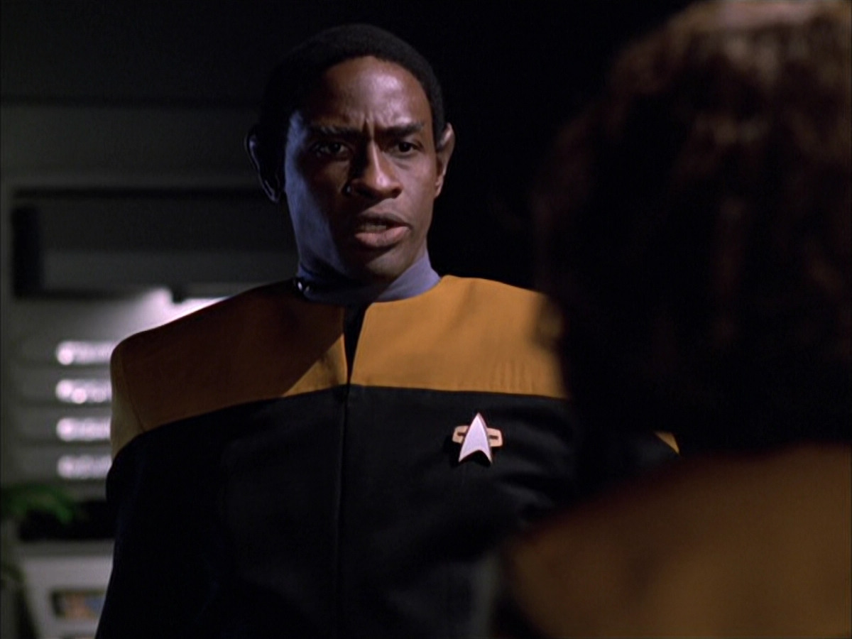 extant_StarTrek_VOY_6x03-BargeOfTheDead_00804.jpg
