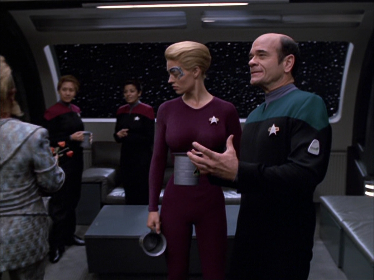 extant_StarTrek_VOY_6x03-BargeOfTheDead_00852.jpg