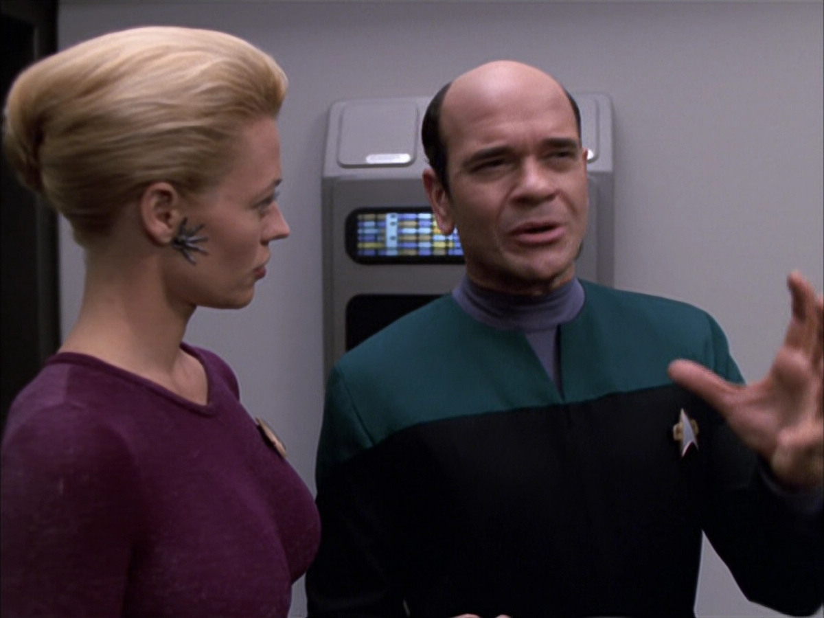 extant_StarTrek_VOY_6x03-BargeOfTheDead_00862.jpg