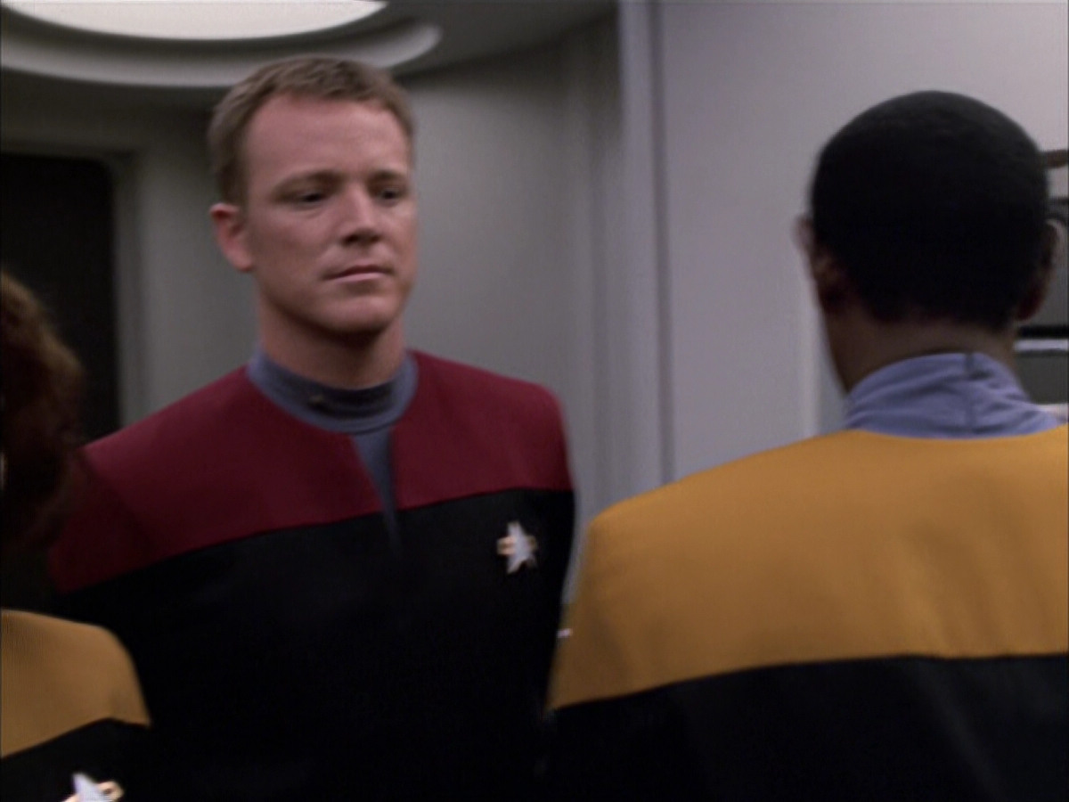 extant_StarTrek_VOY_6x03-BargeOfTheDead_00888.jpg