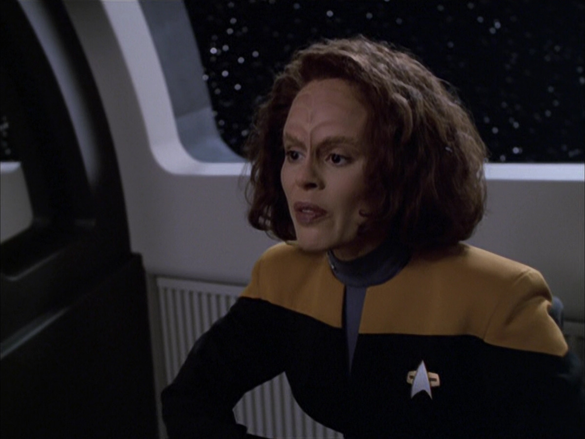 extant_StarTrek_VOY_6x03-BargeOfTheDead_00977.jpg