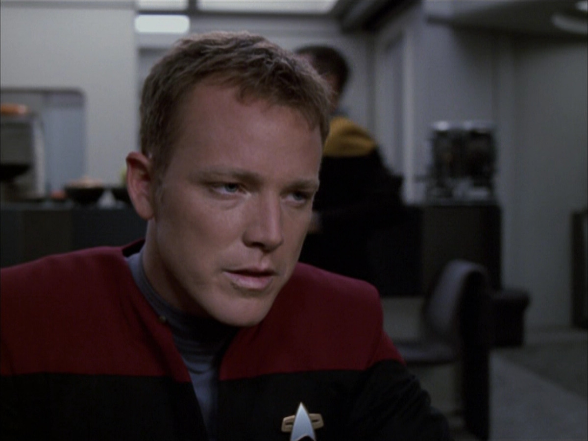 extant_StarTrek_VOY_6x03-BargeOfTheDead_01010.jpg