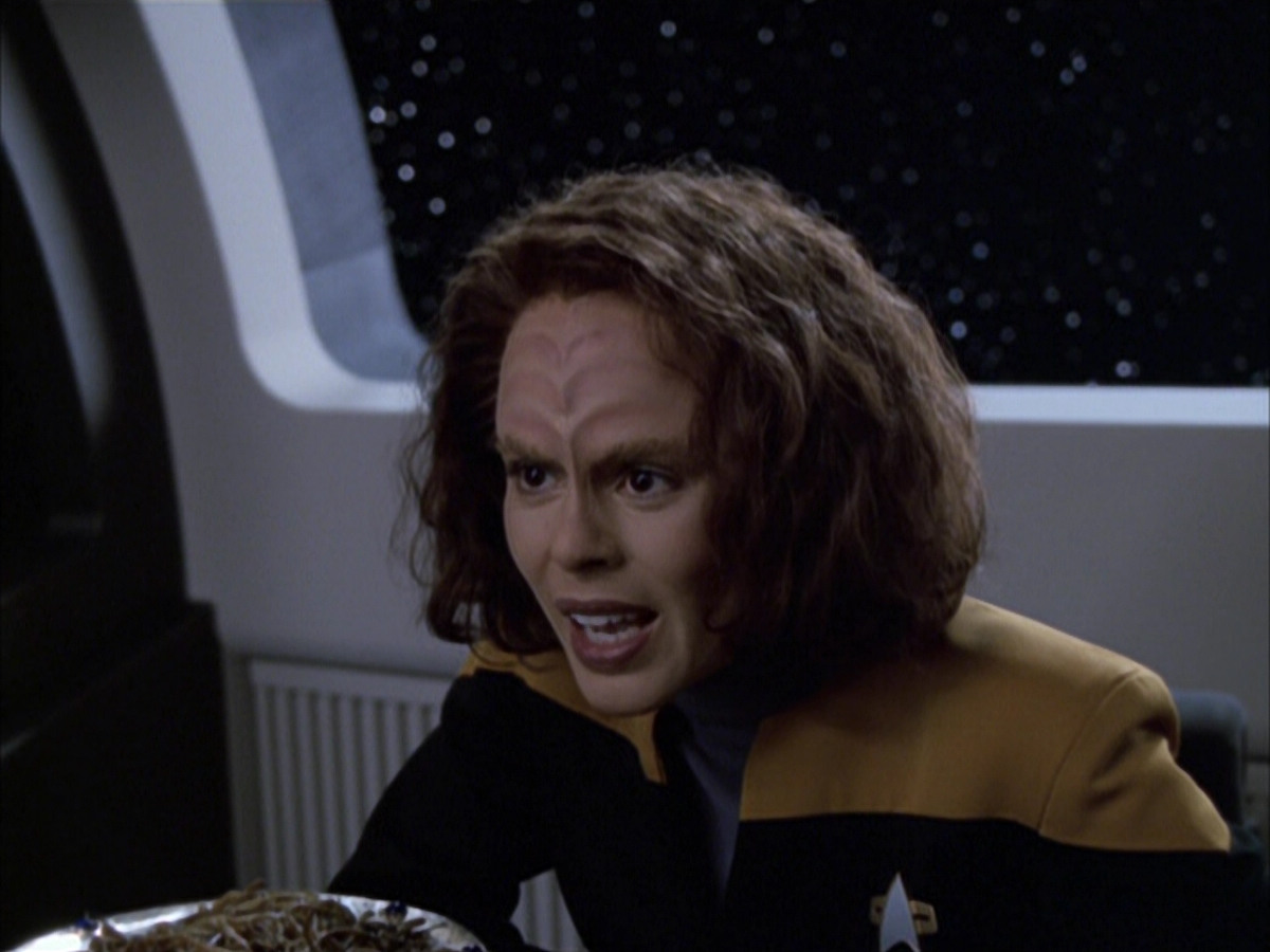 extant_StarTrek_VOY_6x03-BargeOfTheDead_01014.jpg