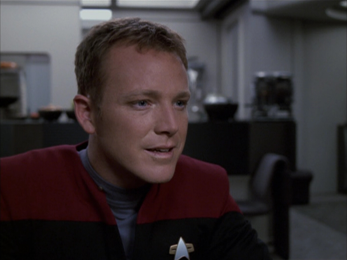 extant_StarTrek_VOY_6x03-BargeOfTheDead_01030.jpg