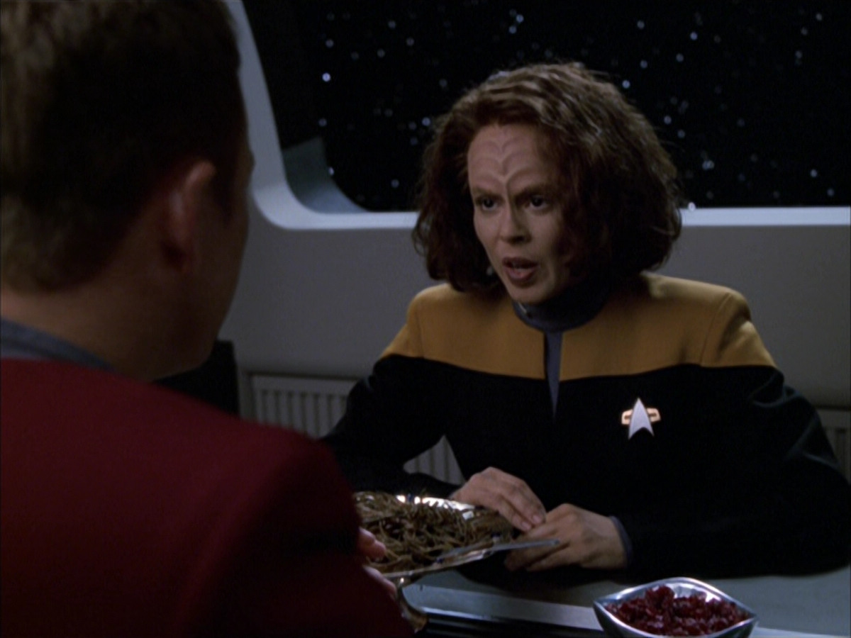 extant_StarTrek_VOY_6x03-BargeOfTheDead_01031.jpg