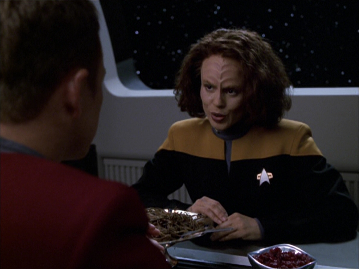 extant_StarTrek_VOY_6x03-BargeOfTheDead_01034.jpg