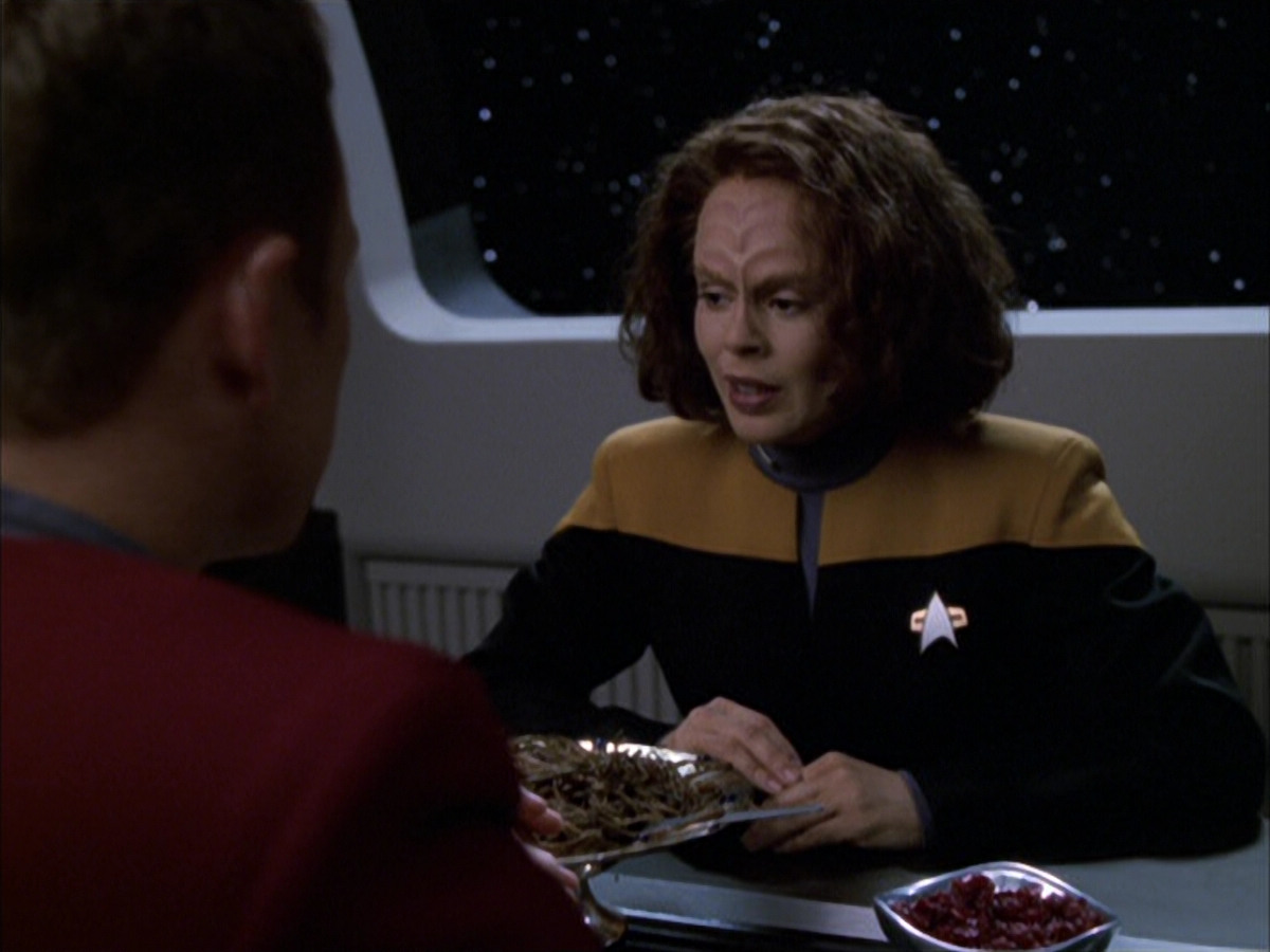 extant_StarTrek_VOY_6x03-BargeOfTheDead_01035.jpg