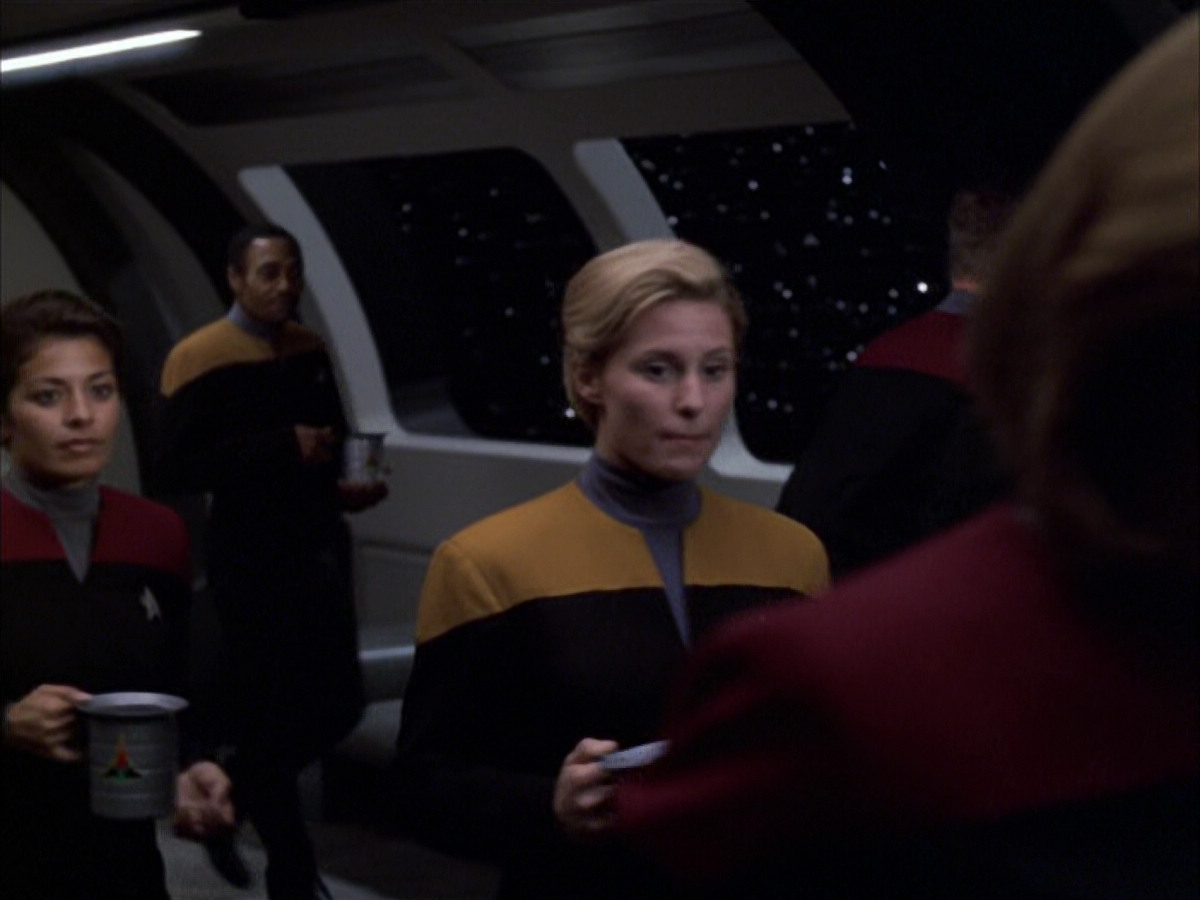 extant_StarTrek_VOY_6x03-BargeOfTheDead_01063.jpg
