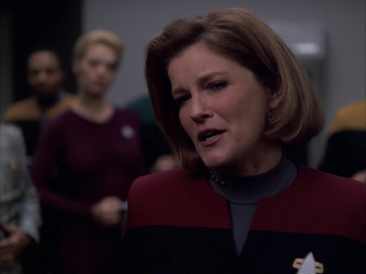 extant_StarTrek_VOY_6x03-BargeOfTheDead_01091.jpg