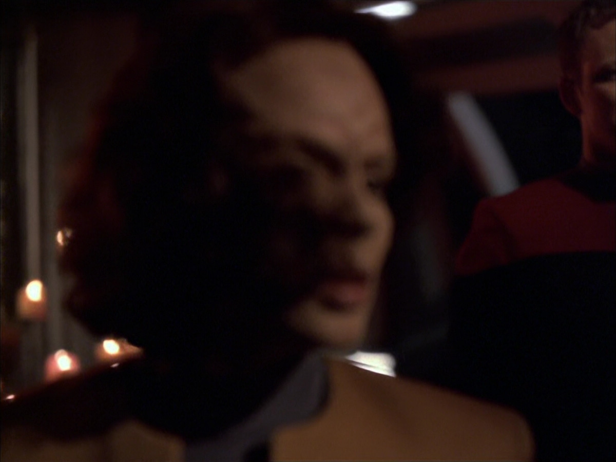 extant_StarTrek_VOY_6x03-BargeOfTheDead_01123.jpg