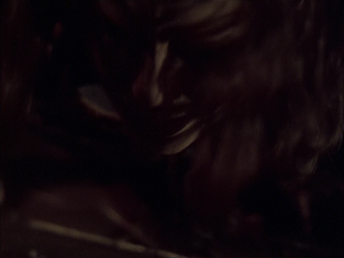 extant_StarTrek_VOY_6x03-BargeOfTheDead_01187.jpg