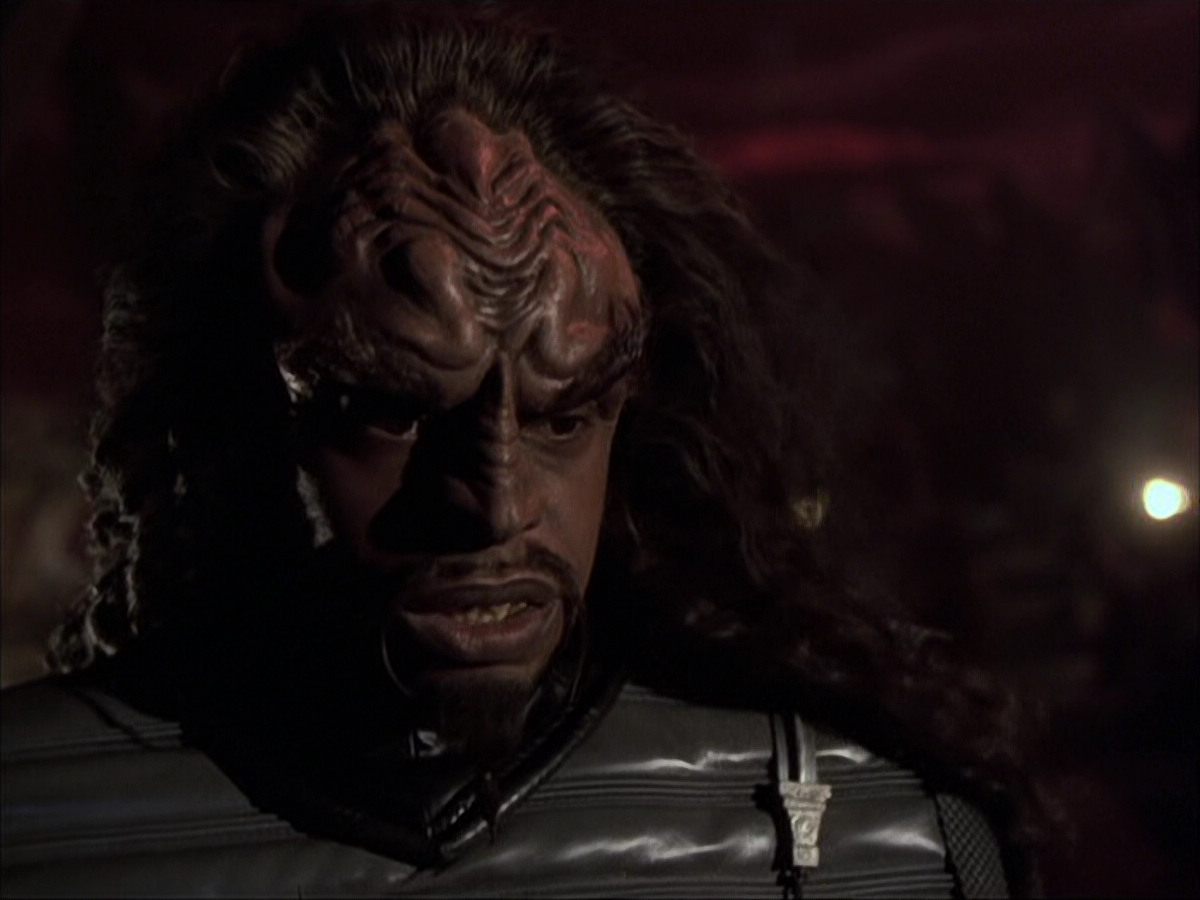 extant_StarTrek_VOY_6x03-BargeOfTheDead_01201.jpg