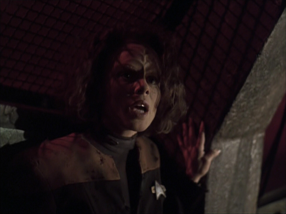 extant_StarTrek_VOY_6x03-BargeOfTheDead_01502.jpg