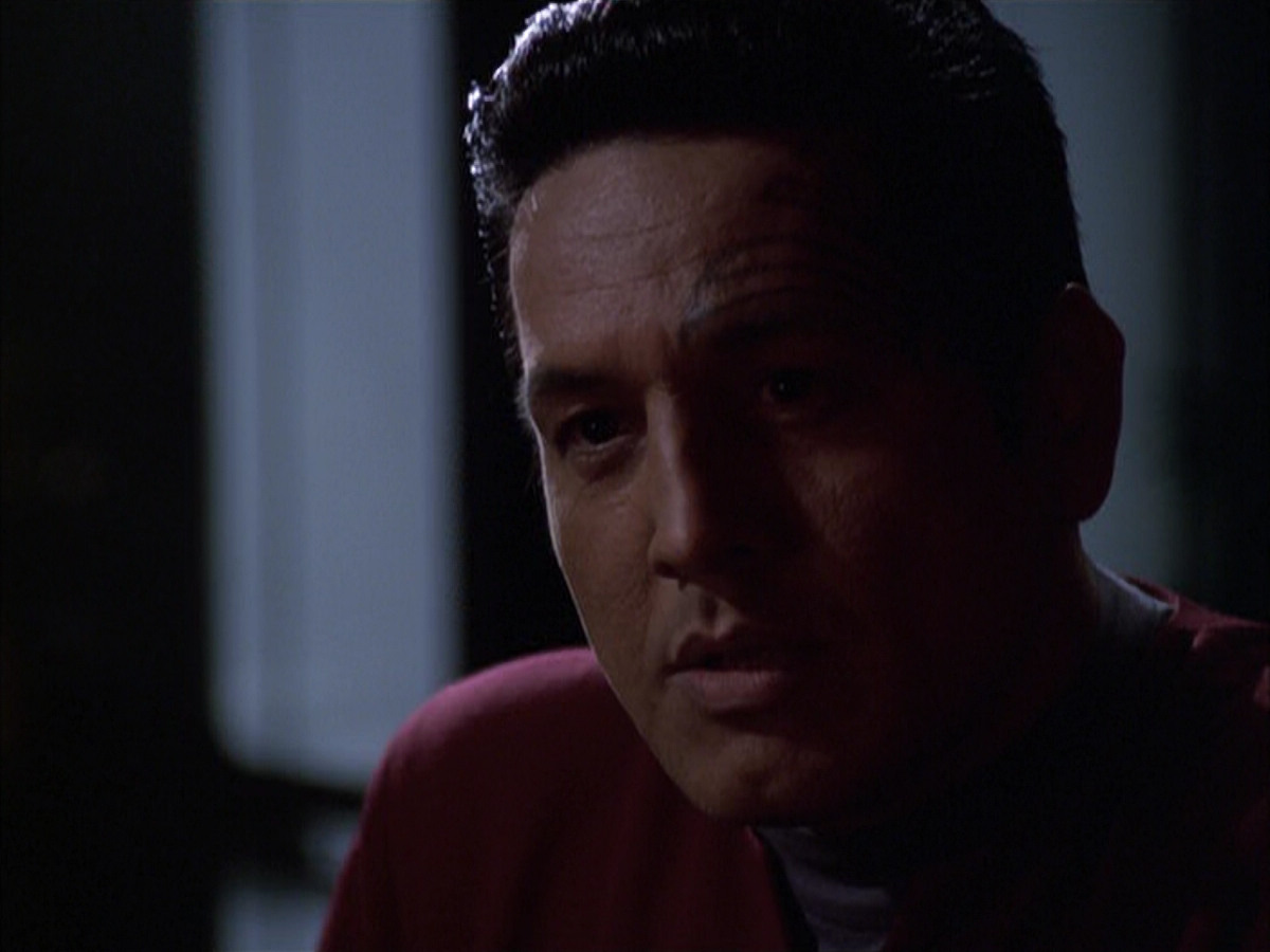 extant_StarTrek_VOY_6x03-BargeOfTheDead_01840.jpg
