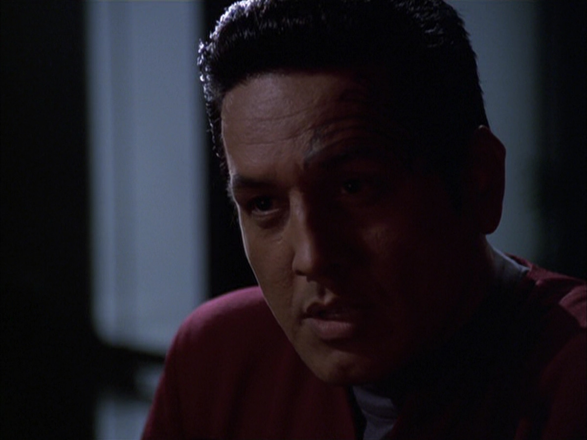 extant_StarTrek_VOY_6x03-BargeOfTheDead_01912.jpg