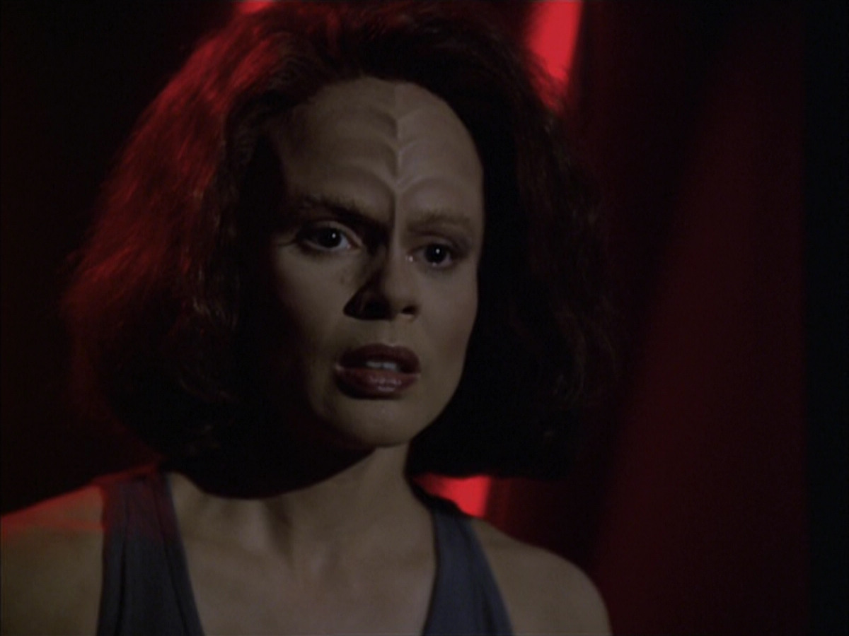 extant_StarTrek_VOY_6x03-BargeOfTheDead_01918.jpg