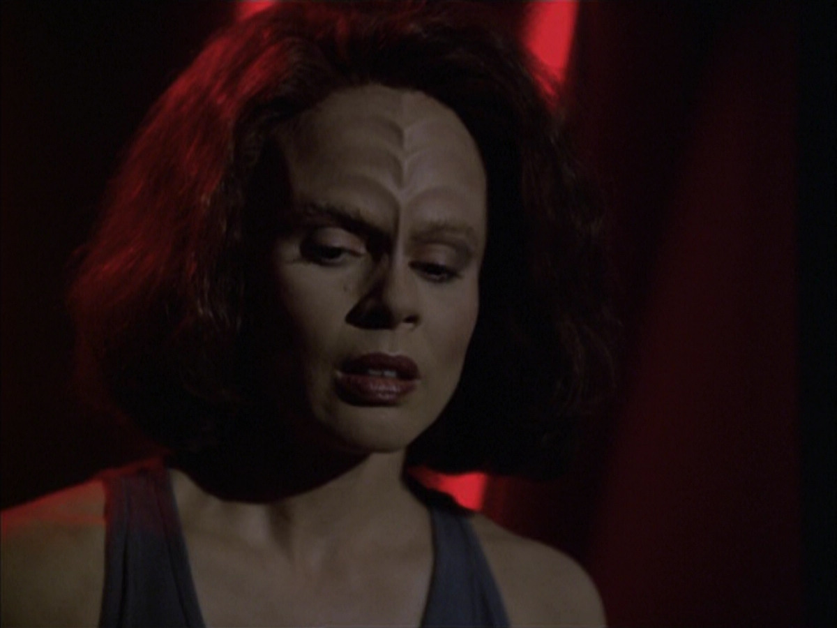 extant_StarTrek_VOY_6x03-BargeOfTheDead_01920.jpg