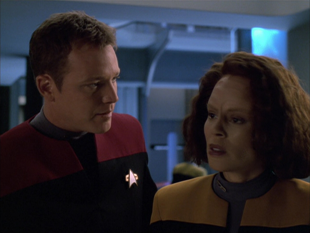 extant_StarTrek_VOY_6x03-BargeOfTheDead_02048.jpg
