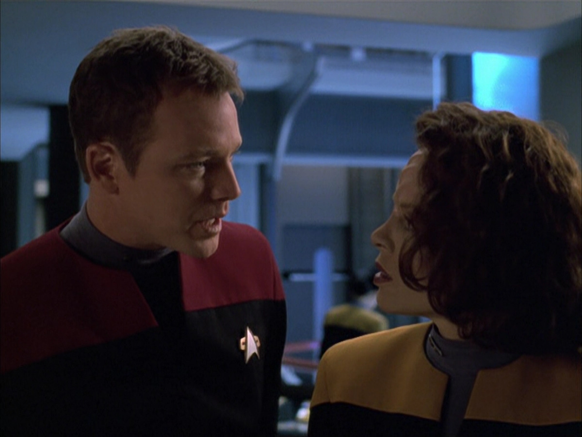 extant_StarTrek_VOY_6x03-BargeOfTheDead_02049.jpg