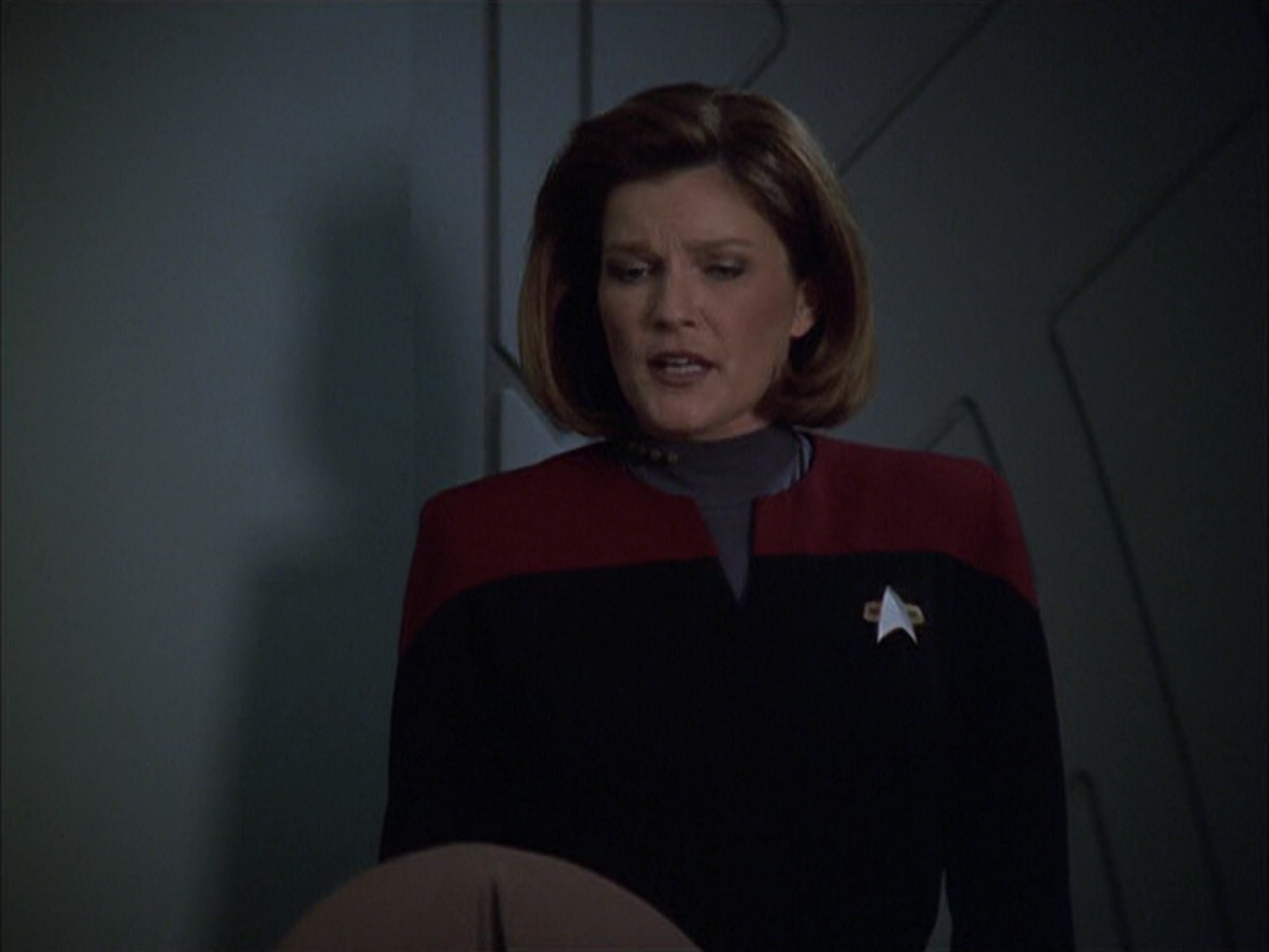 extant_StarTrek_VOY_6x03-BargeOfTheDead_02154.jpg
