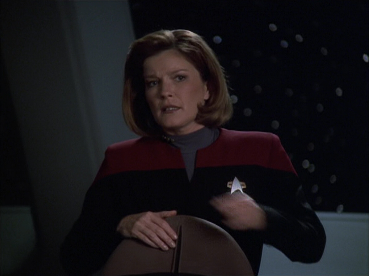 extant_StarTrek_VOY_6x03-BargeOfTheDead_02168.jpg