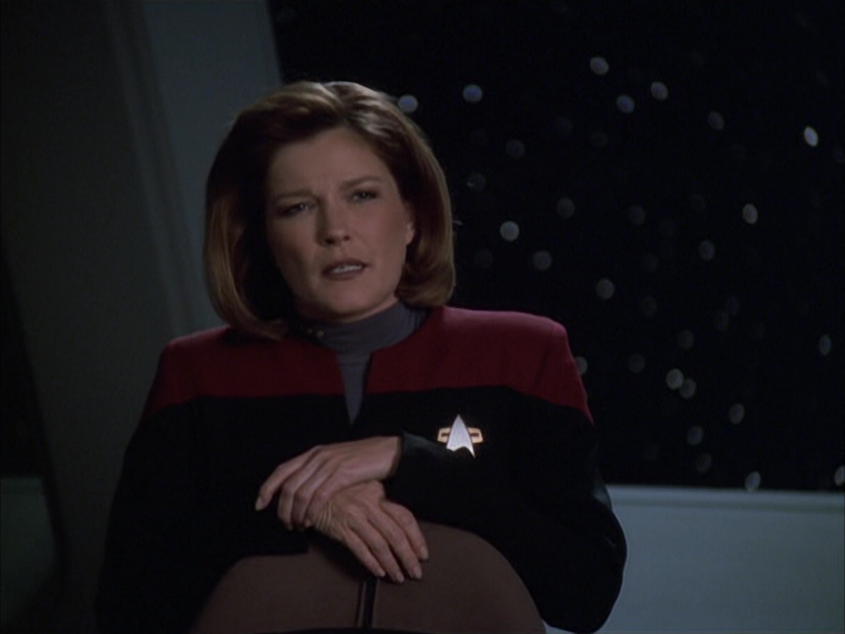 extant_StarTrek_VOY_6x03-BargeOfTheDead_02170.jpg