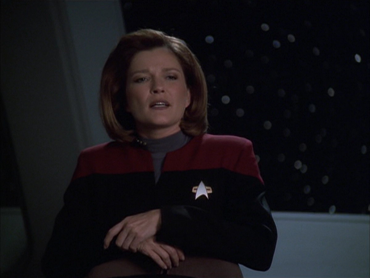 extant_StarTrek_VOY_6x03-BargeOfTheDead_02172.jpg