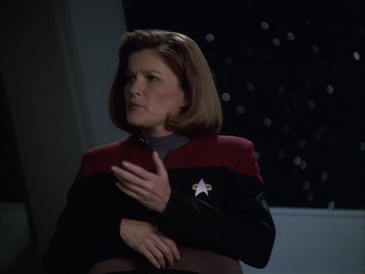 extant_StarTrek_VOY_6x03-BargeOfTheDead_02176.jpg