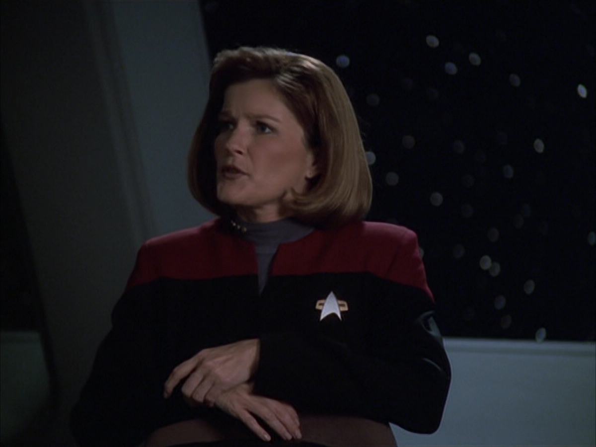 extant_StarTrek_VOY_6x03-BargeOfTheDead_02177.jpg
