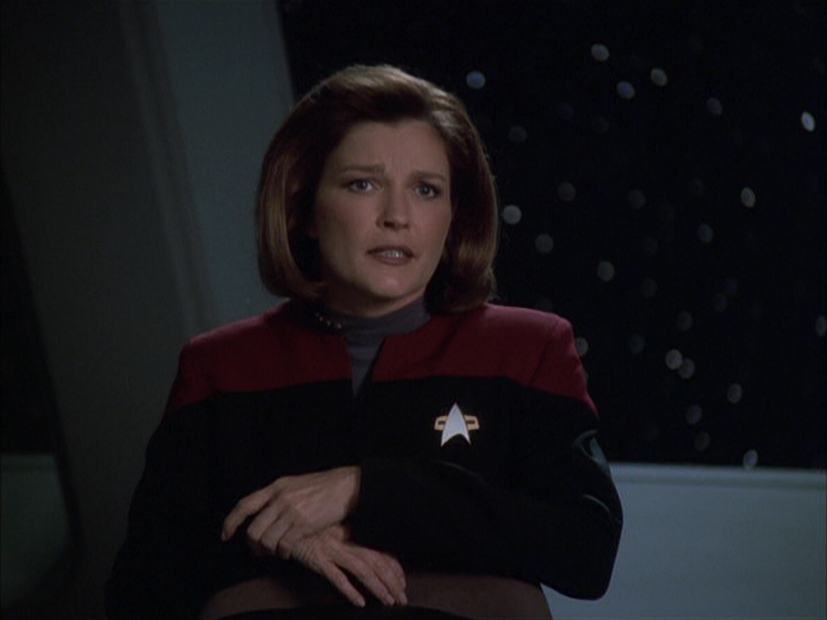 extant_StarTrek_VOY_6x03-BargeOfTheDead_02183.jpg