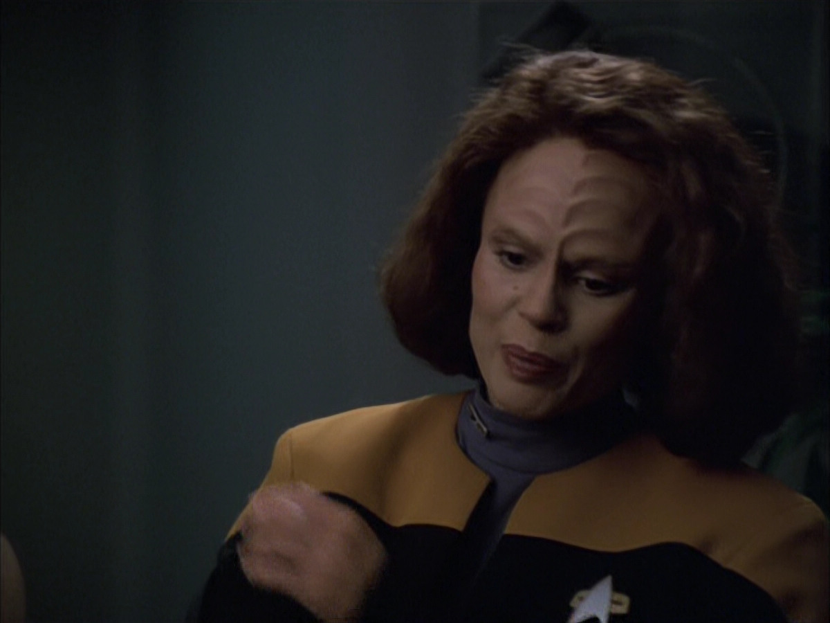 extant_StarTrek_VOY_6x03-BargeOfTheDead_02185.jpg