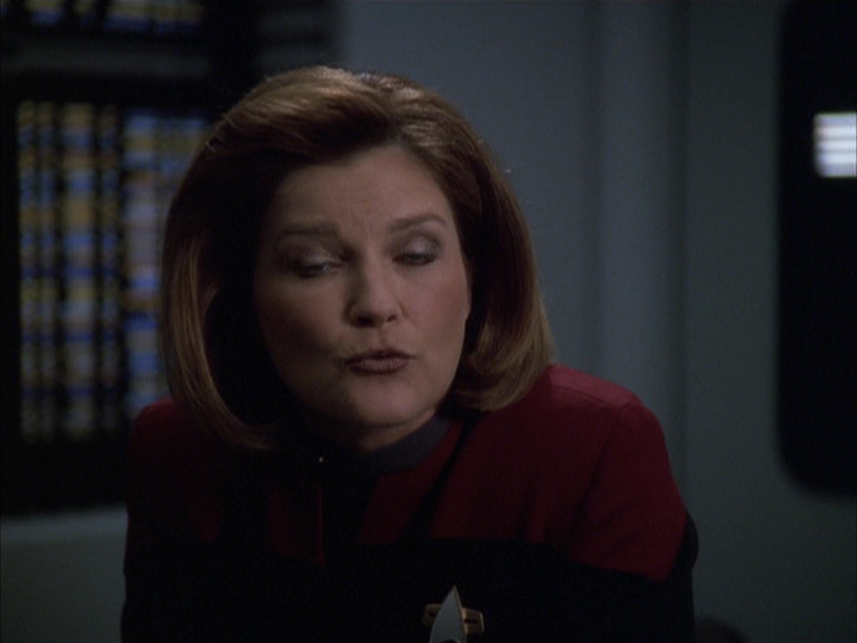 extant_StarTrek_VOY_6x03-BargeOfTheDead_02223.jpg