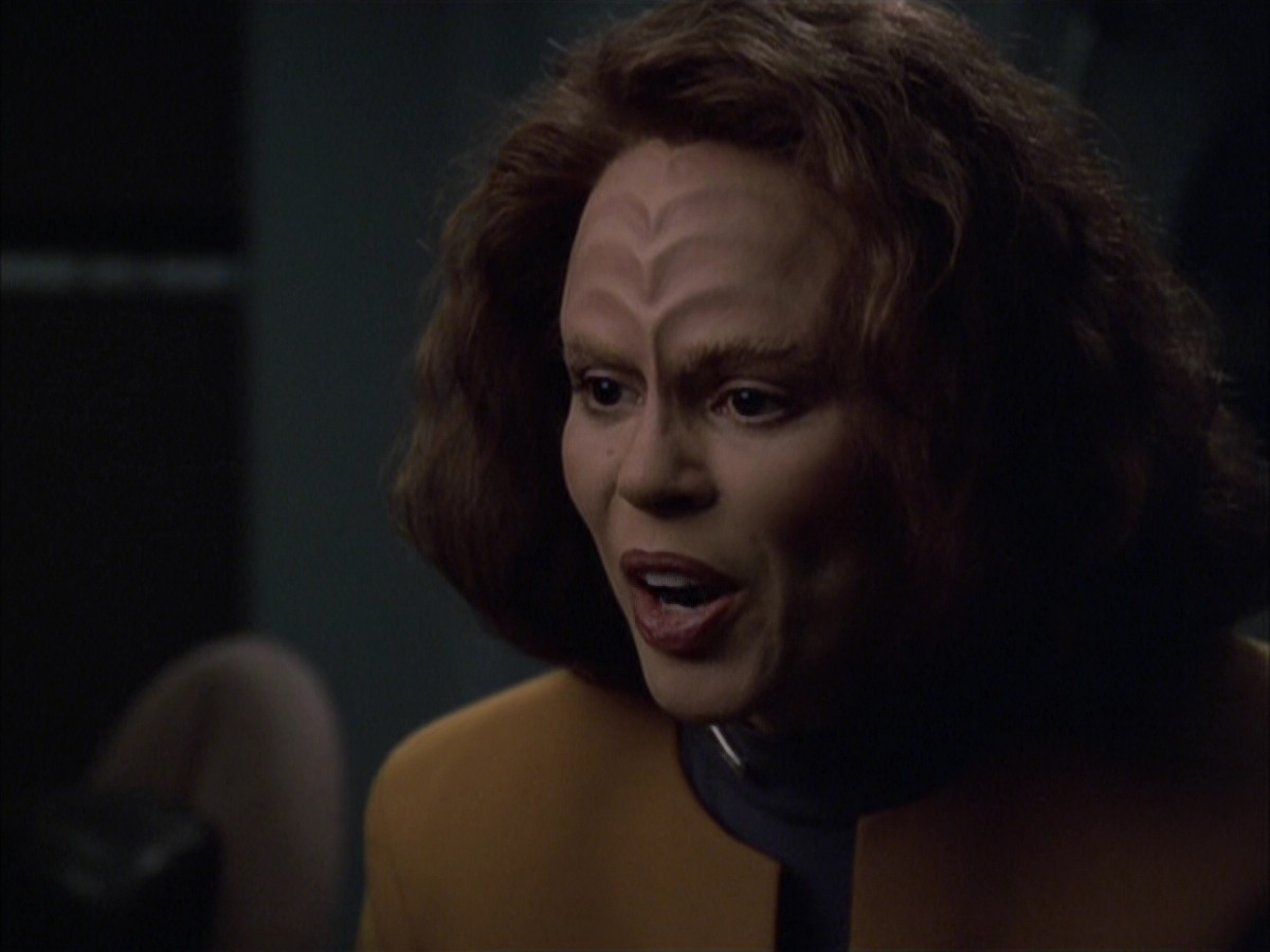extant_StarTrek_VOY_6x03-BargeOfTheDead_02225.jpg