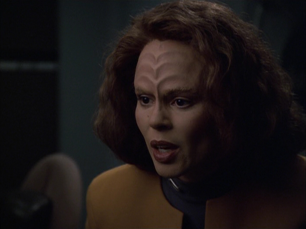 extant_StarTrek_VOY_6x03-BargeOfTheDead_02226.jpg