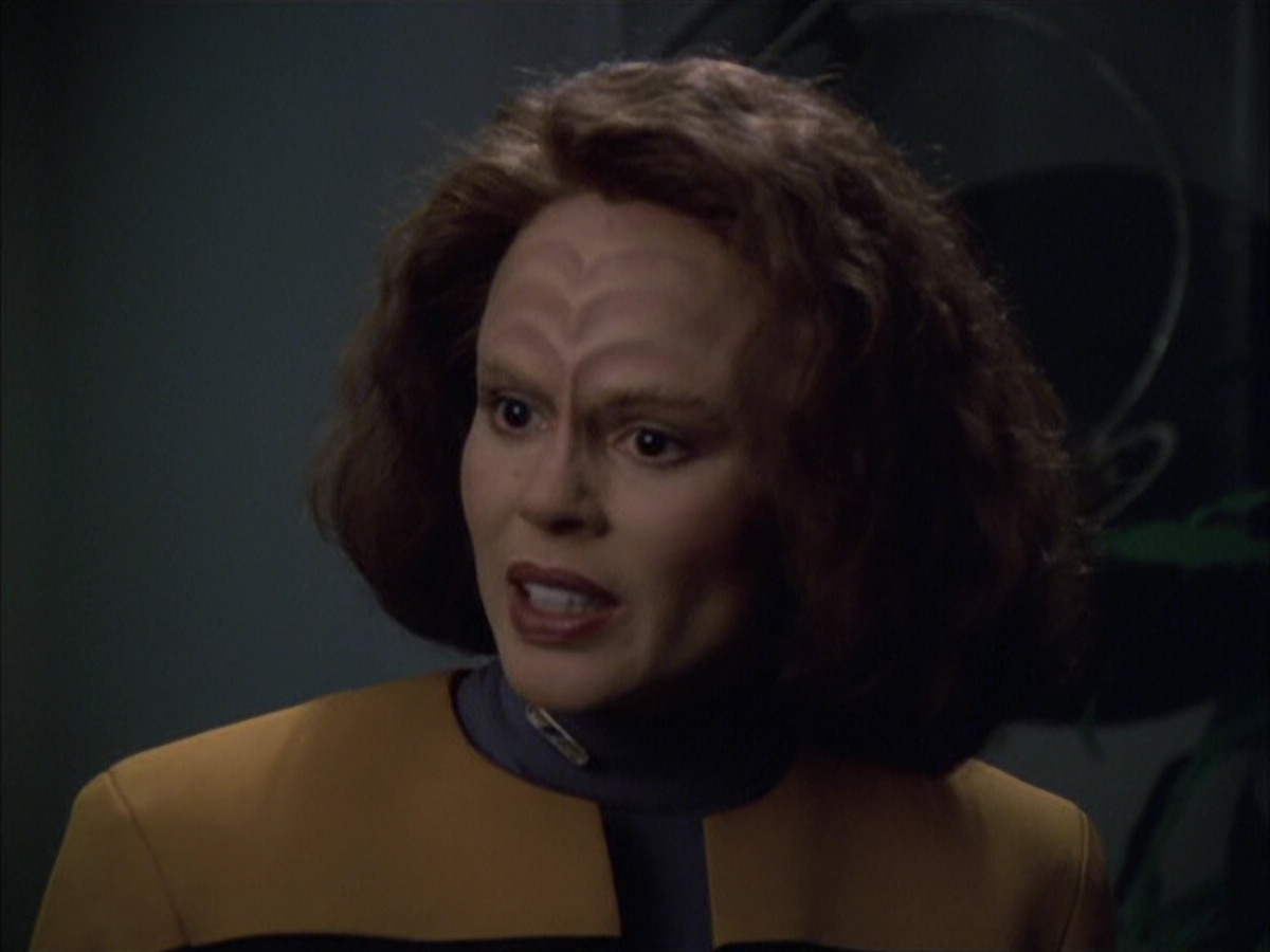 extant_StarTrek_VOY_6x03-BargeOfTheDead_02238.jpg