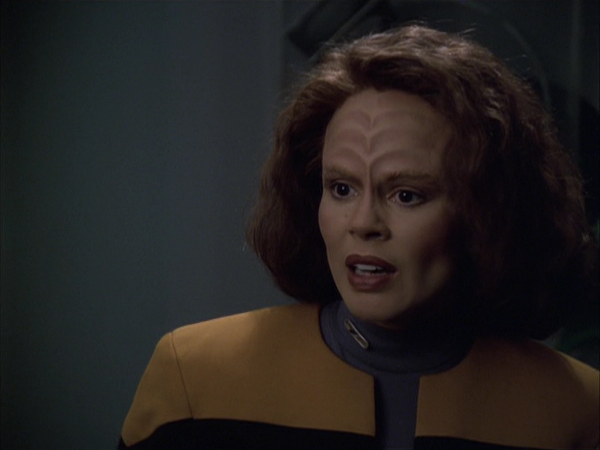 extant_StarTrek_VOY_6x03-BargeOfTheDead_02242.jpg