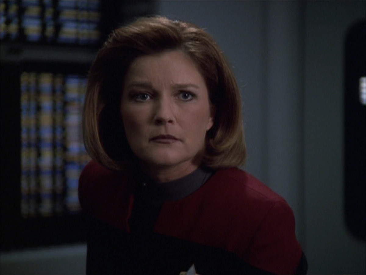 extant_StarTrek_VOY_6x03-BargeOfTheDead_02248.jpg