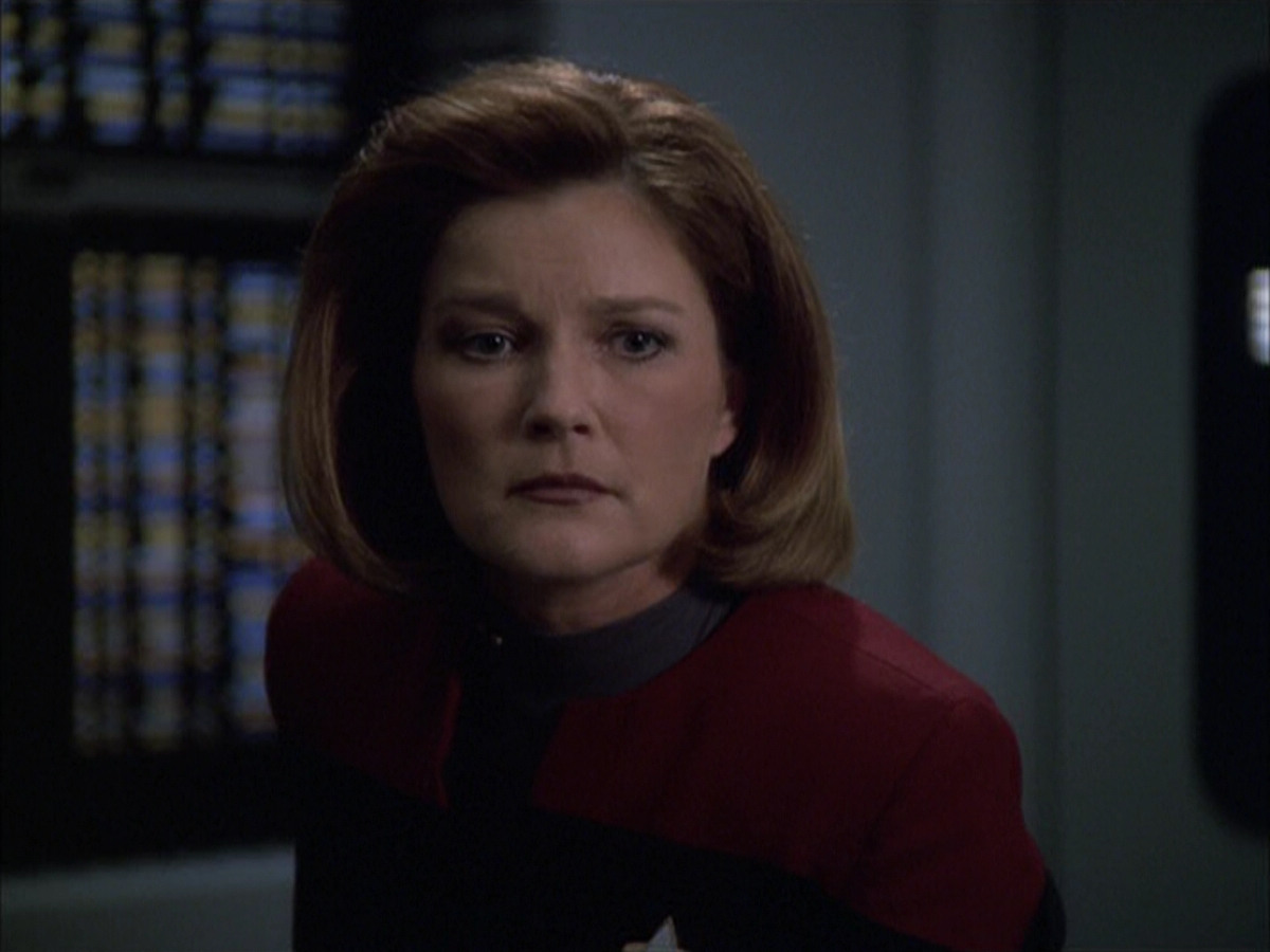 extant_StarTrek_VOY_6x03-BargeOfTheDead_02250.jpg