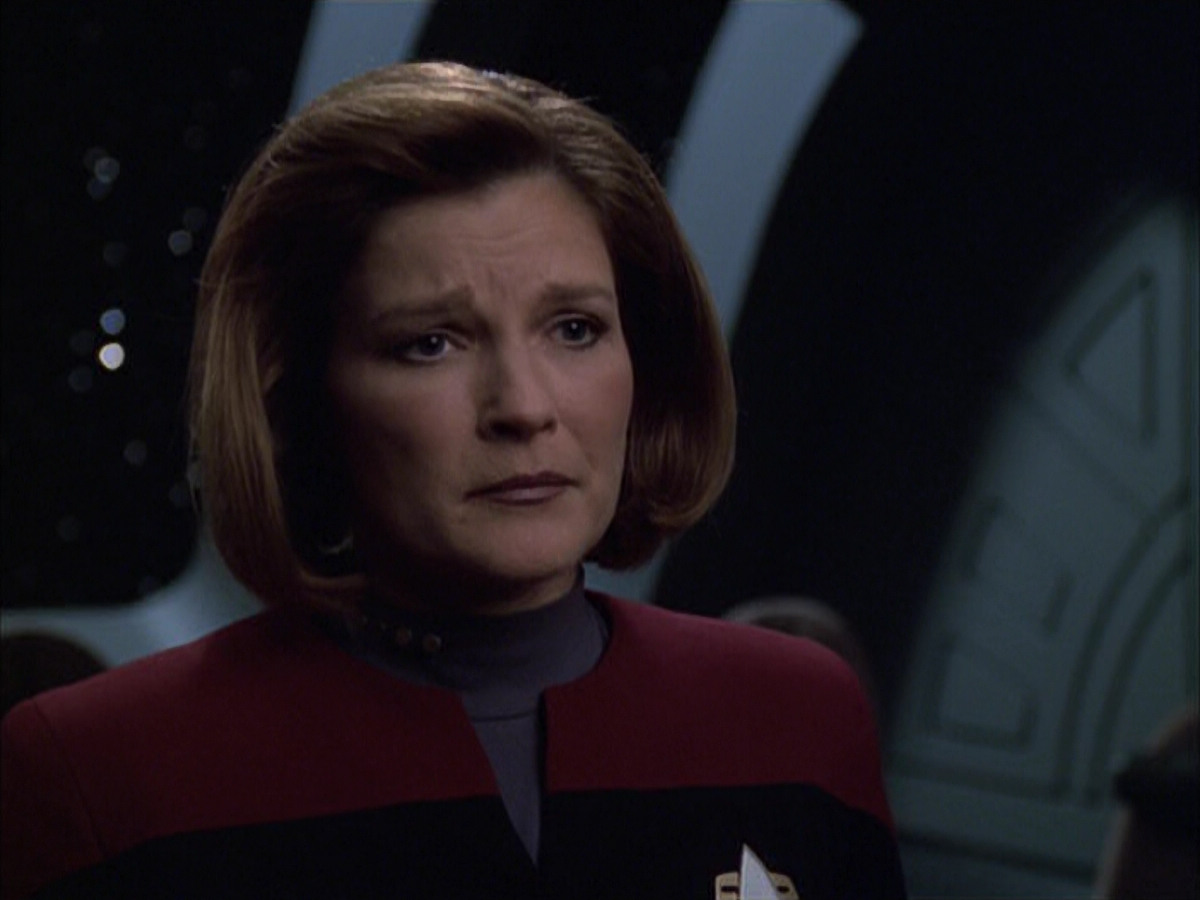 extant_StarTrek_VOY_6x03-BargeOfTheDead_02287.jpg