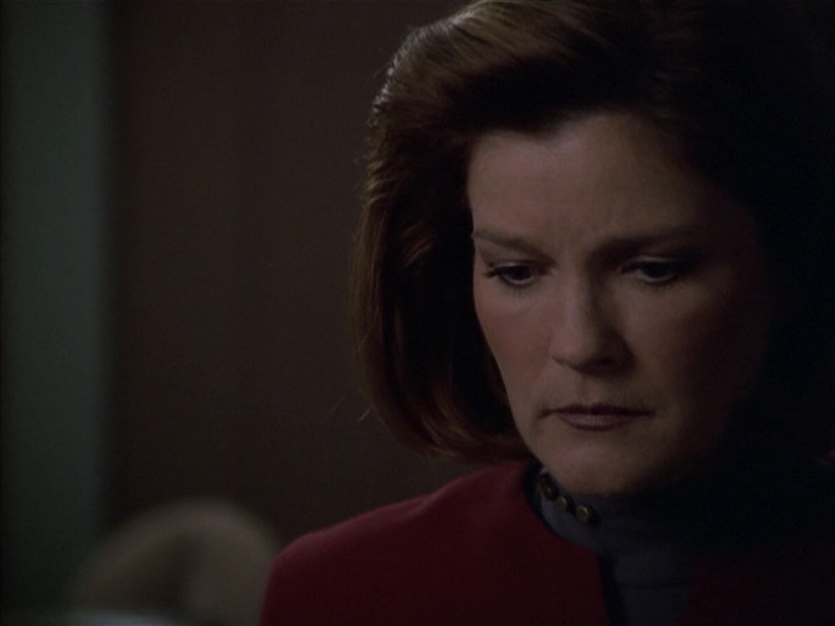 extant_StarTrek_VOY_6x03-BargeOfTheDead_02311.jpg