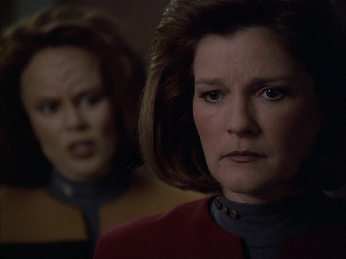 extant_StarTrek_VOY_6x03-BargeOfTheDead_02315.jpg