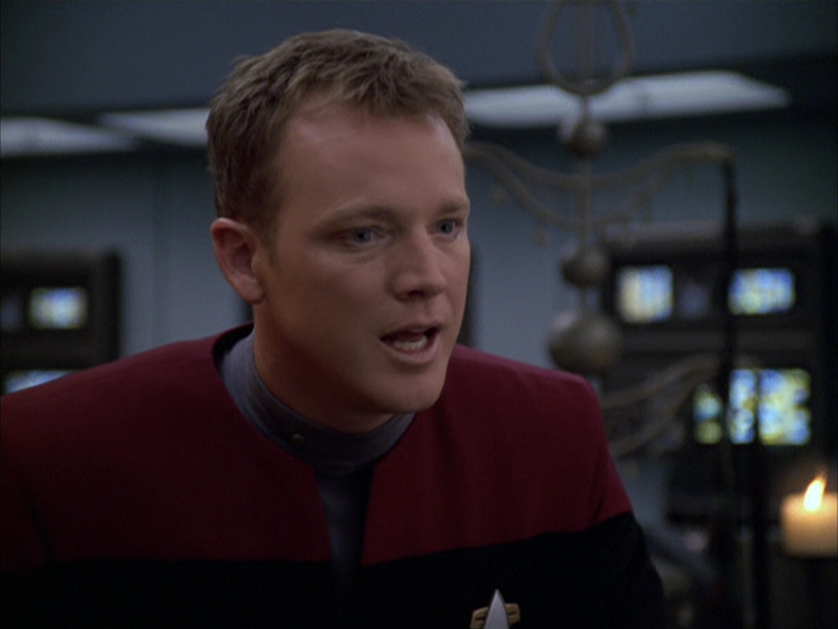 extant_StarTrek_VOY_6x03-BargeOfTheDead_02348.jpg