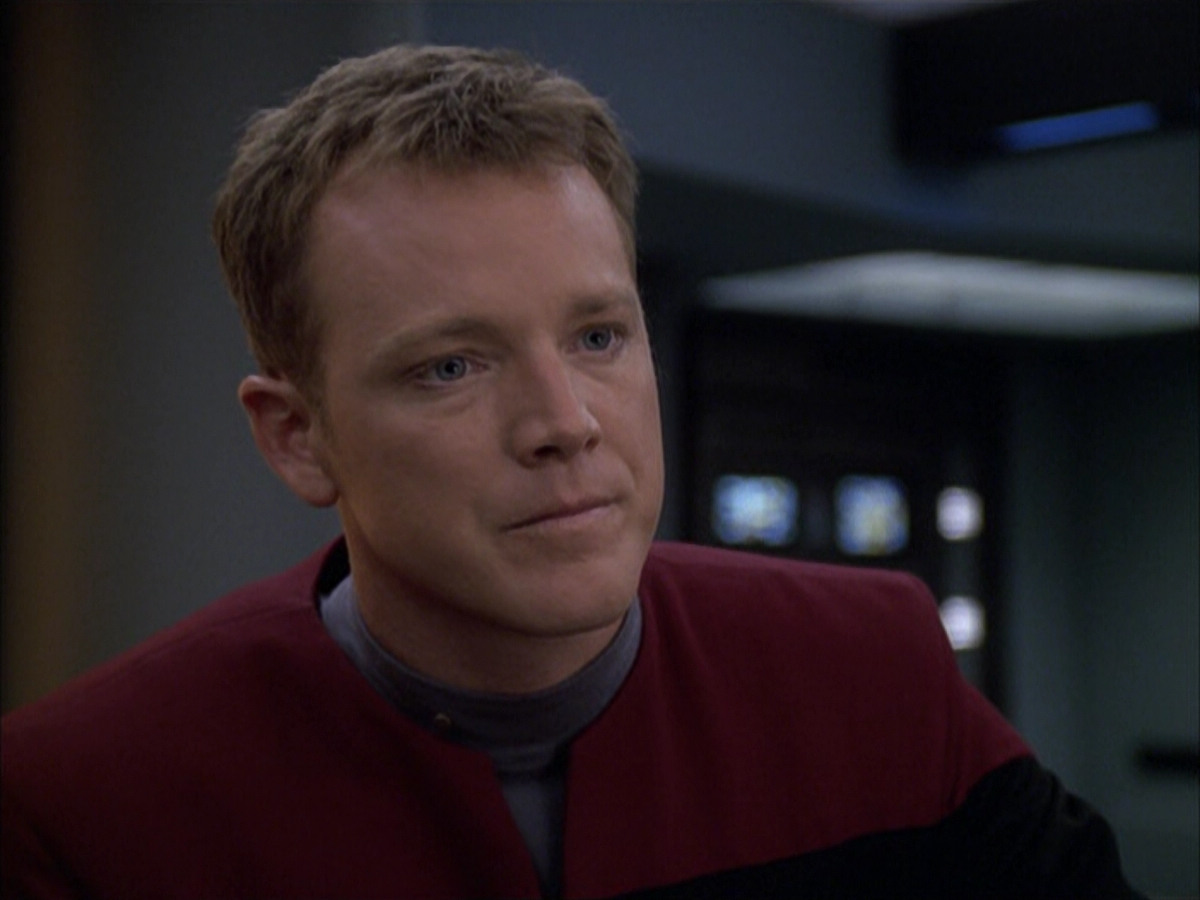 extant_StarTrek_VOY_6x03-BargeOfTheDead_02366.jpg