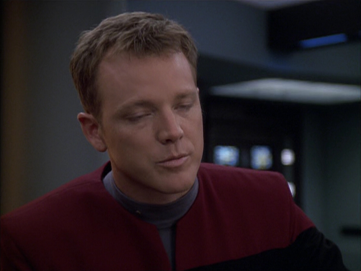 extant_StarTrek_VOY_6x03-BargeOfTheDead_02368.jpg
