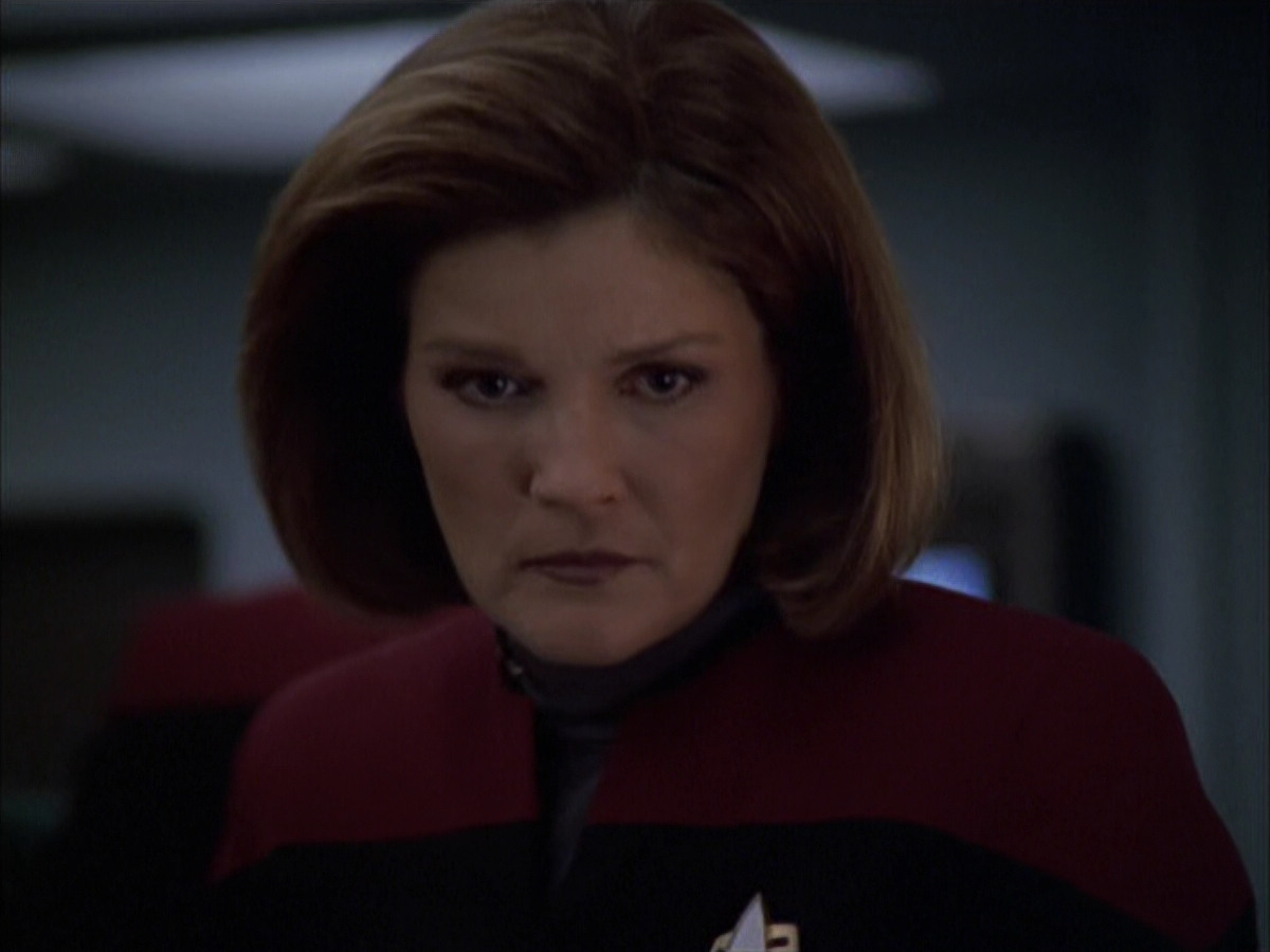 extant_StarTrek_VOY_6x03-BargeOfTheDead_02414.jpg