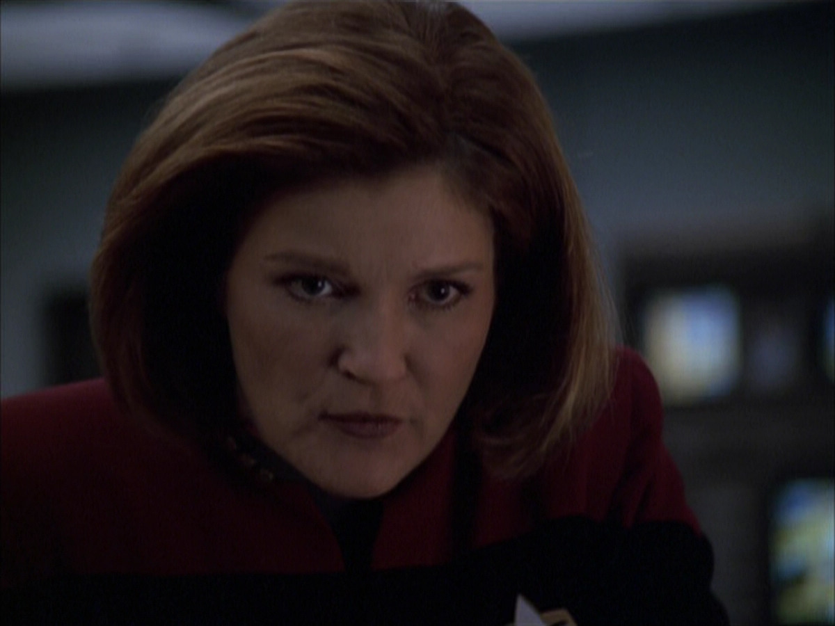 extant_StarTrek_VOY_6x03-BargeOfTheDead_02421.jpg