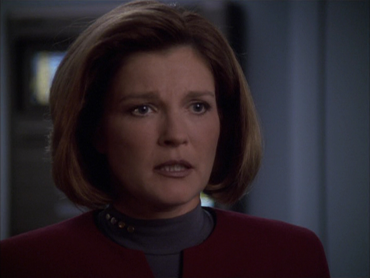 extant_StarTrek_VOY_6x03-BargeOfTheDead_02507.jpg